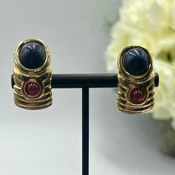 Vintage Signed Francesca
Romano Blue Sodalite Etruscan Clip On Earrings - Picture 3 of 16